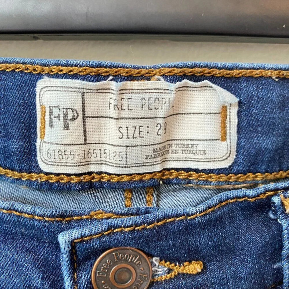 Free People Womens Size 29 Mid-Rise Distressed Dark Wash Skinny Denim Blue Jeans - Picture 8 of 16
